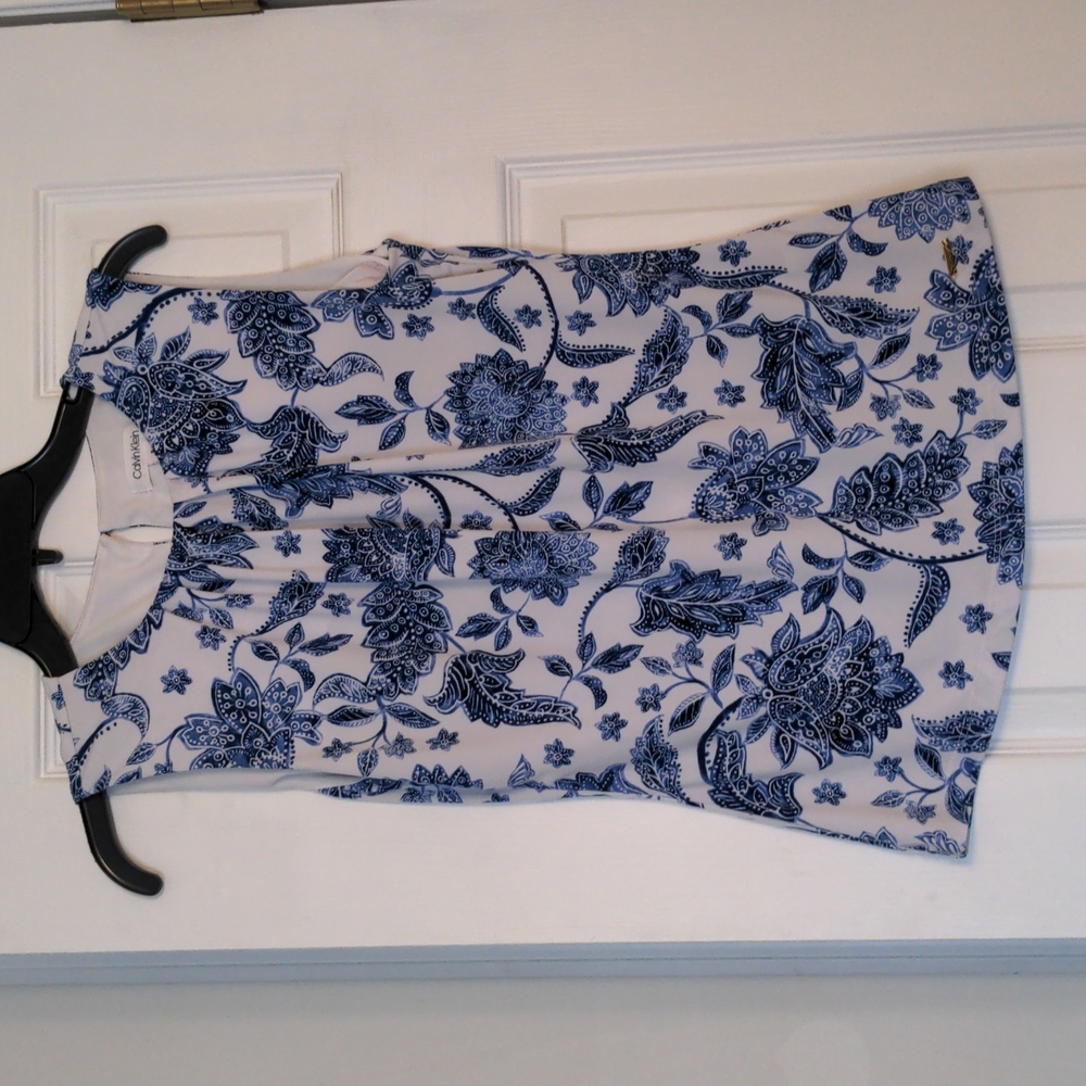 Calvin Klein Women's Pleat Neck Sleeveless White Floral Blue
